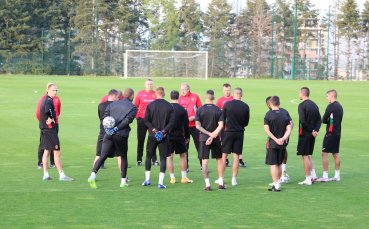 Българският национален отбор по футбол стартира подготовката си за решителния