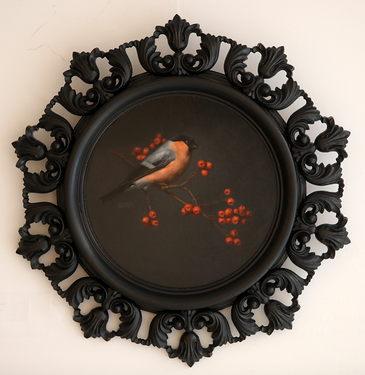 <p>Червеношийка с плод на офика, маслени бои/платно Bullfinch with Rowan Berries, oil paint on canvas</p>
