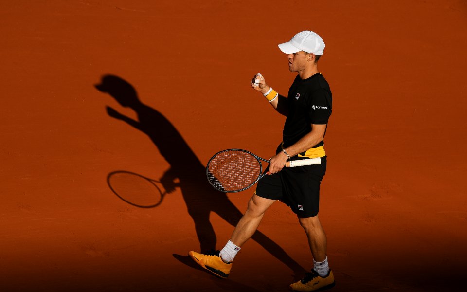 Рафаел Надал и Диего Шварцман играят при резултат 6:3, 4:3*