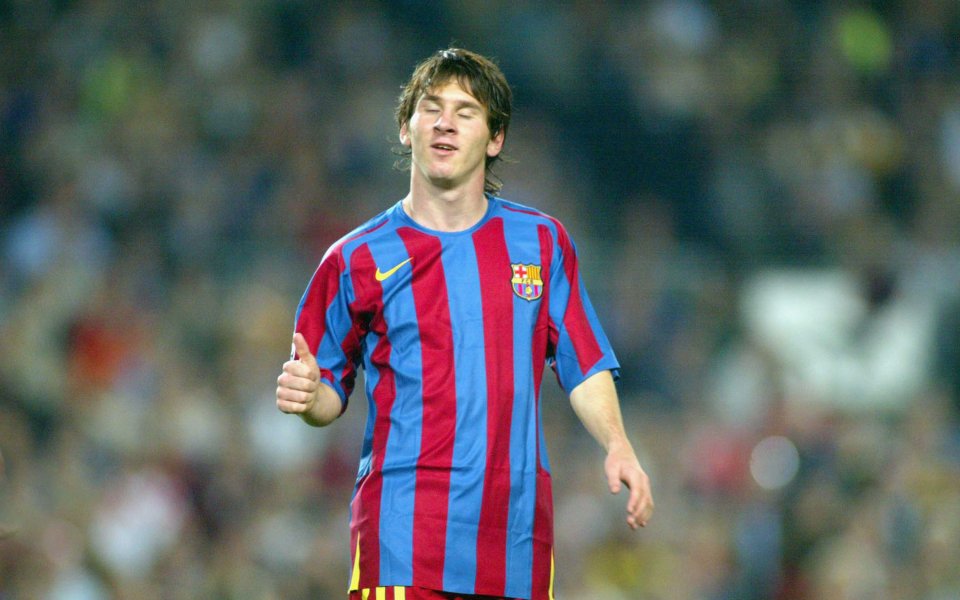 На 16-и октомври 2004-а година, преди 16 години, Лионел Меси