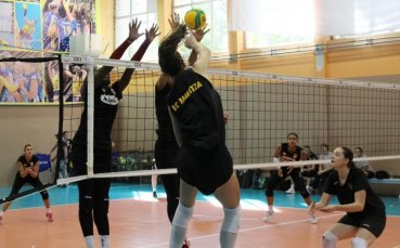 Женският волейболен шампион на България Марица Пловдив загуби първата контрола