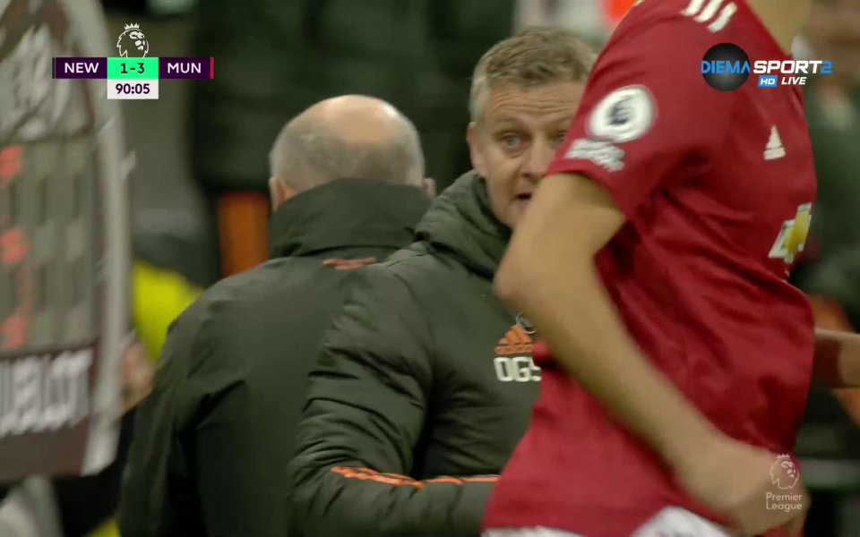 Аарън Уан-Бисака се разписа в 90-ата минута след асистенция на