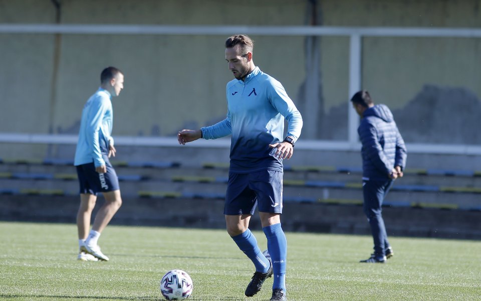 Травмата на нападателя на Левски Стивън Петков не е сериозна