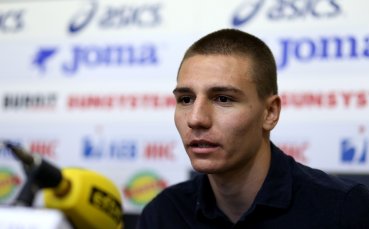 Един от най добрите футболисти на ЦСКА Валентин Антов е привлякъл