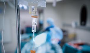 Уважаван лекар почина от ковид-19