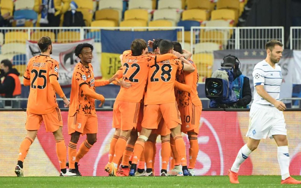 Отборите на Динамо Киев и Ювентус играят при резултат 0:2