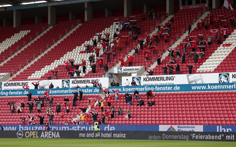 Отборът на Майнц ще допусне едва 100 души на стадиона