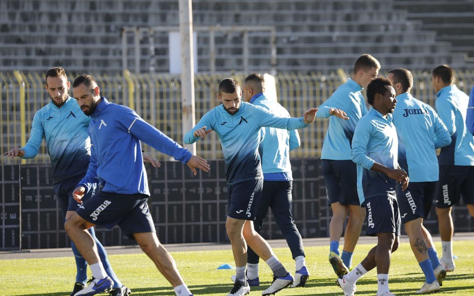 Футболистите на Левски проведоха тренировка преди утрешния сблъсък с Черно