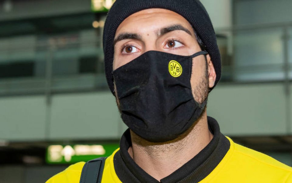Полузащитникът на Борусия Дортмунд Емре Джан е дал положителен тест