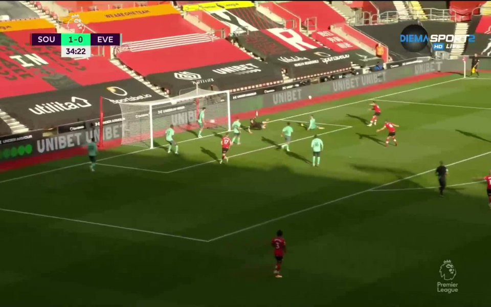 В 35-ата минута &bdquo;светците&ldquo; удвоиха преднината си. Дани Ингс получи