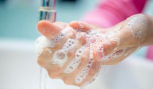 Ново: Ковид-19 възпаление оцветява пръстите до черно