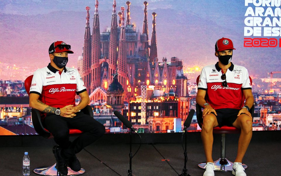 Кими Райконен и Антонио Джовинаци ще карат за екипа на