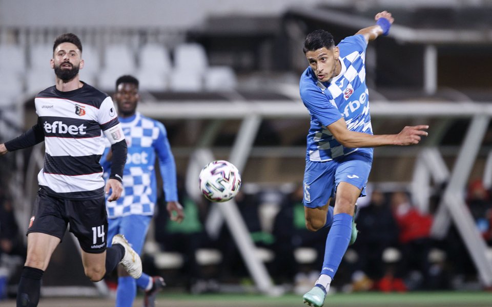 Защитникът на Монтана Раян Сенхаджи даде интервю за алжирския сайт