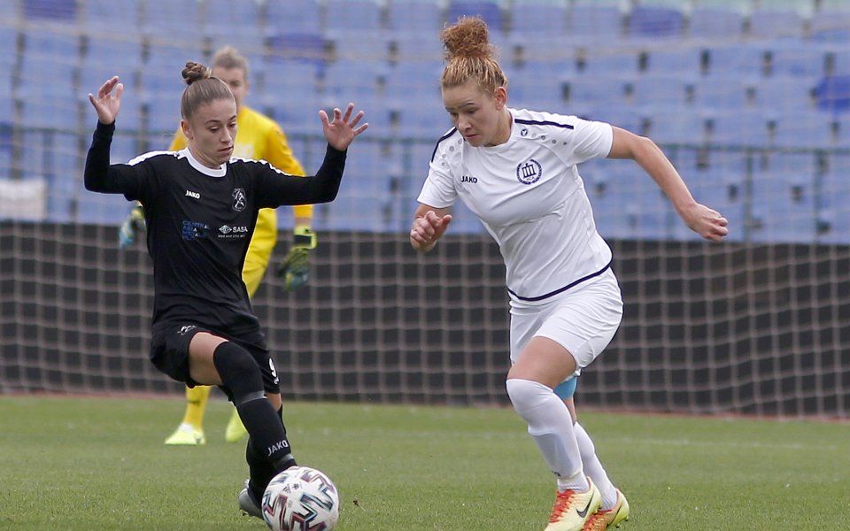 Женският футболен отбор на НСА София победи с 3:1 ЖФК