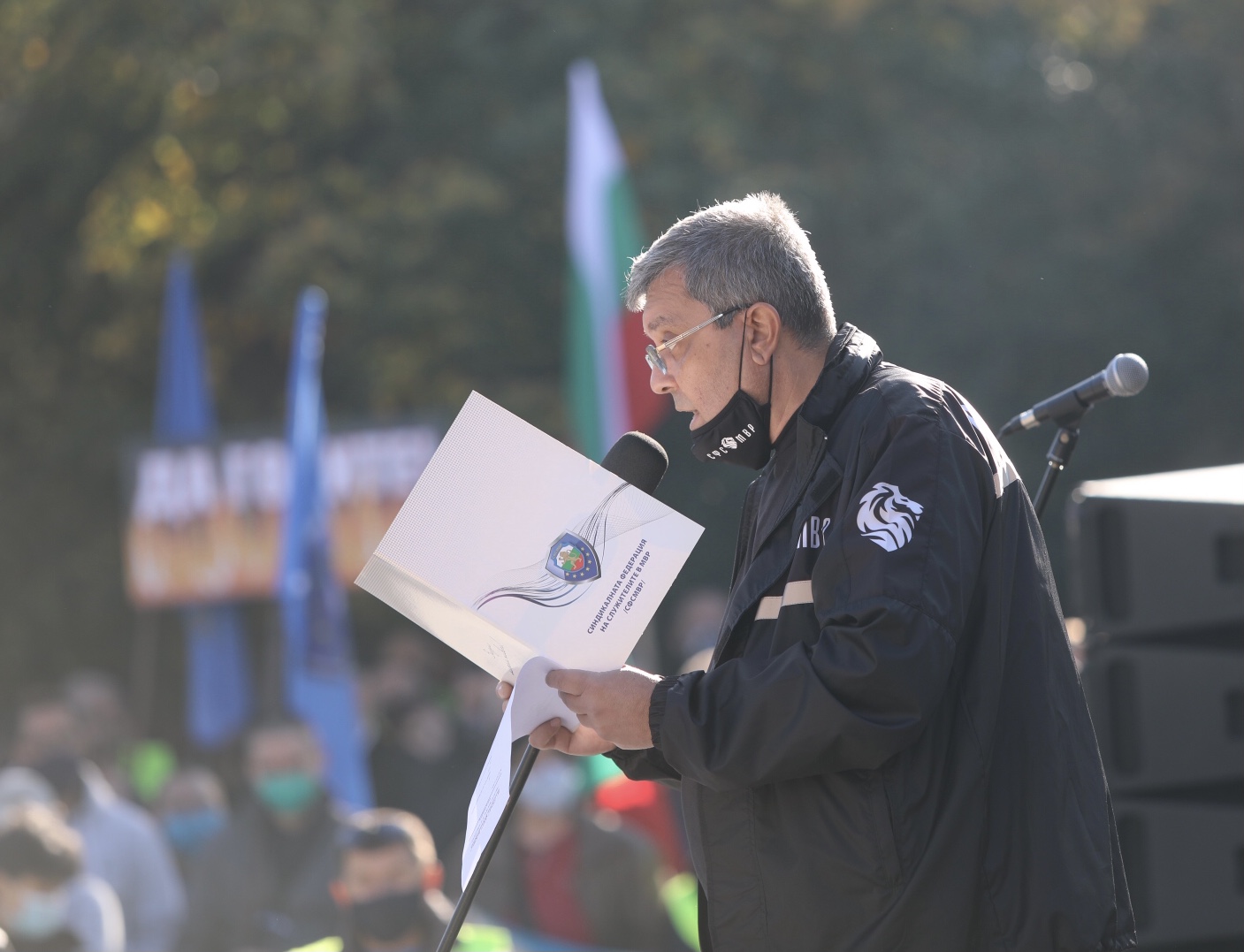 Полицаите излязоха на протест на професионалния си празник - 8 ноември. Исканията им са за 30-процентно увеличение на заплатите в системата на МВР