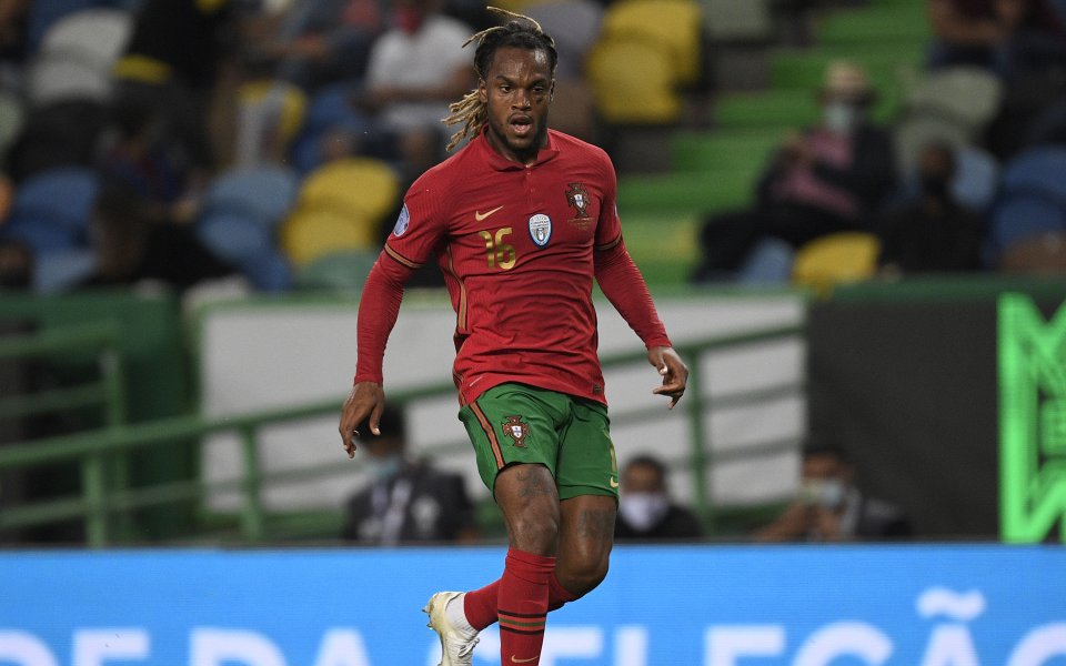 Звездата на Лил Ренато Санчес е обект на интерес от