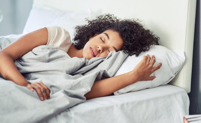 Любимата ни поза за сън може да е опасна за здравето