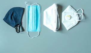 Задължително с маска в класната стая