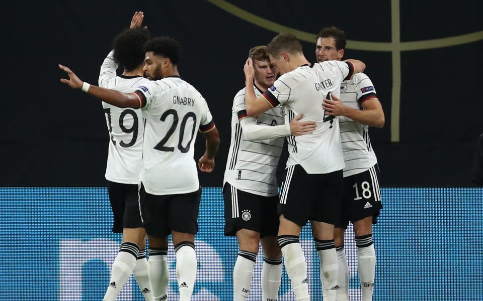 Временният президент на БФС- Михаил Касабов, е стартирал преговори за