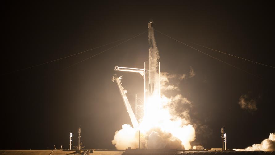 SpaceX изстреля в орбита четирима астронавти