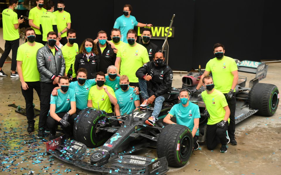 Люис Хамилтън заяви, че иска повече трудни състезания, за да