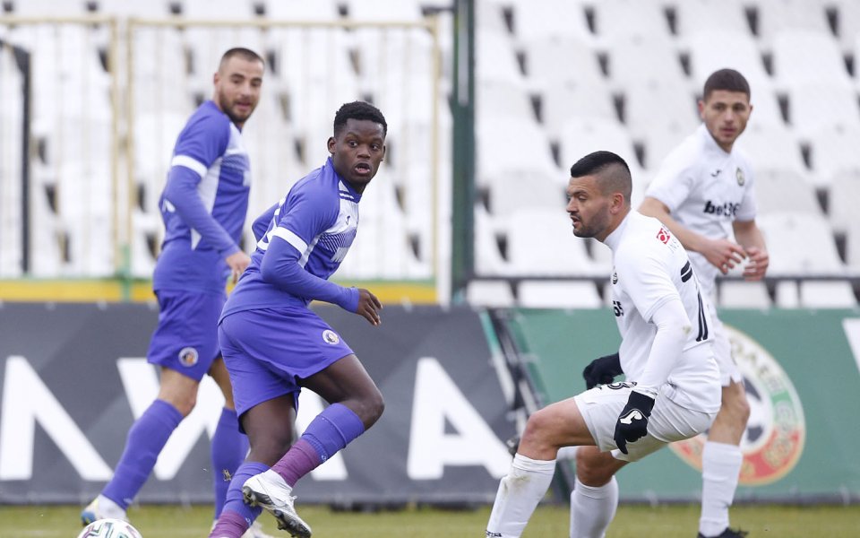 Славия и Етър Велико Търново не успяха да се победят,