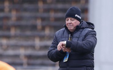 Треньорът на Славия Александър Тарханов сподели че каращият проби защитник