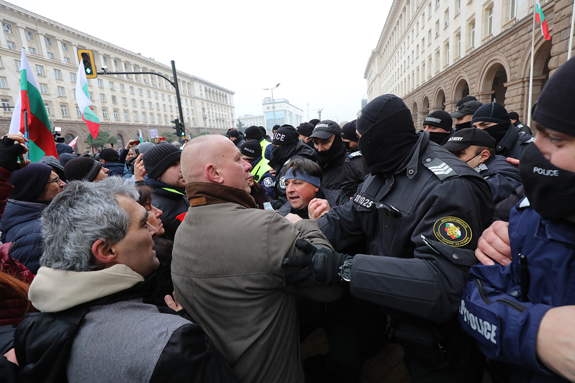 <p>Протести на жълтите павета днес</p>