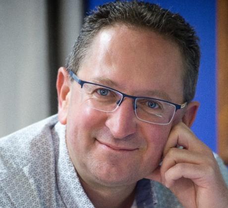 Писателят Георги Бърдаров който днес представя и мултимедиен спектакъл по