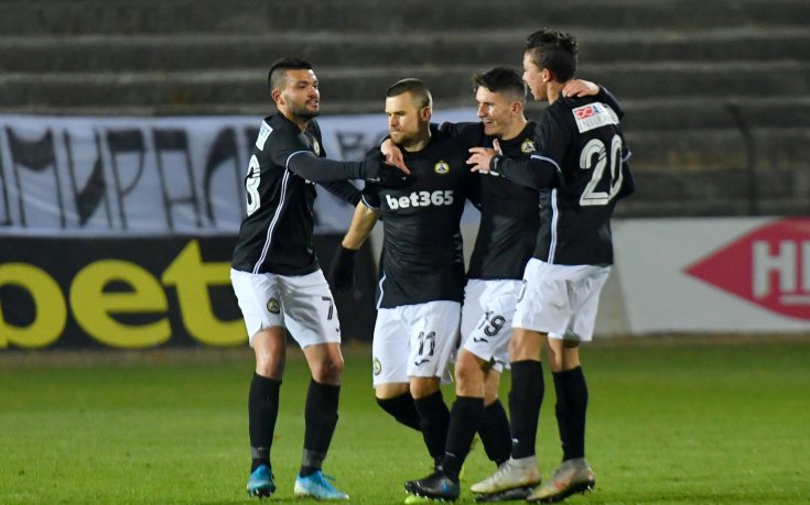 Славия вдига на крака титуляри за Ботев Пд