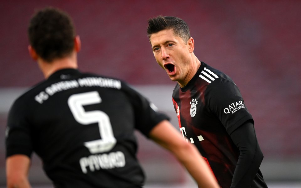 Отборите на Щутгарт и Байерн Мюнхен играят при резултат 1:3