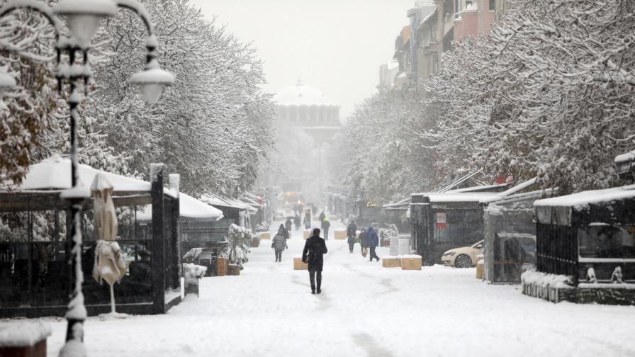 Първи сняг в София за Андреевден