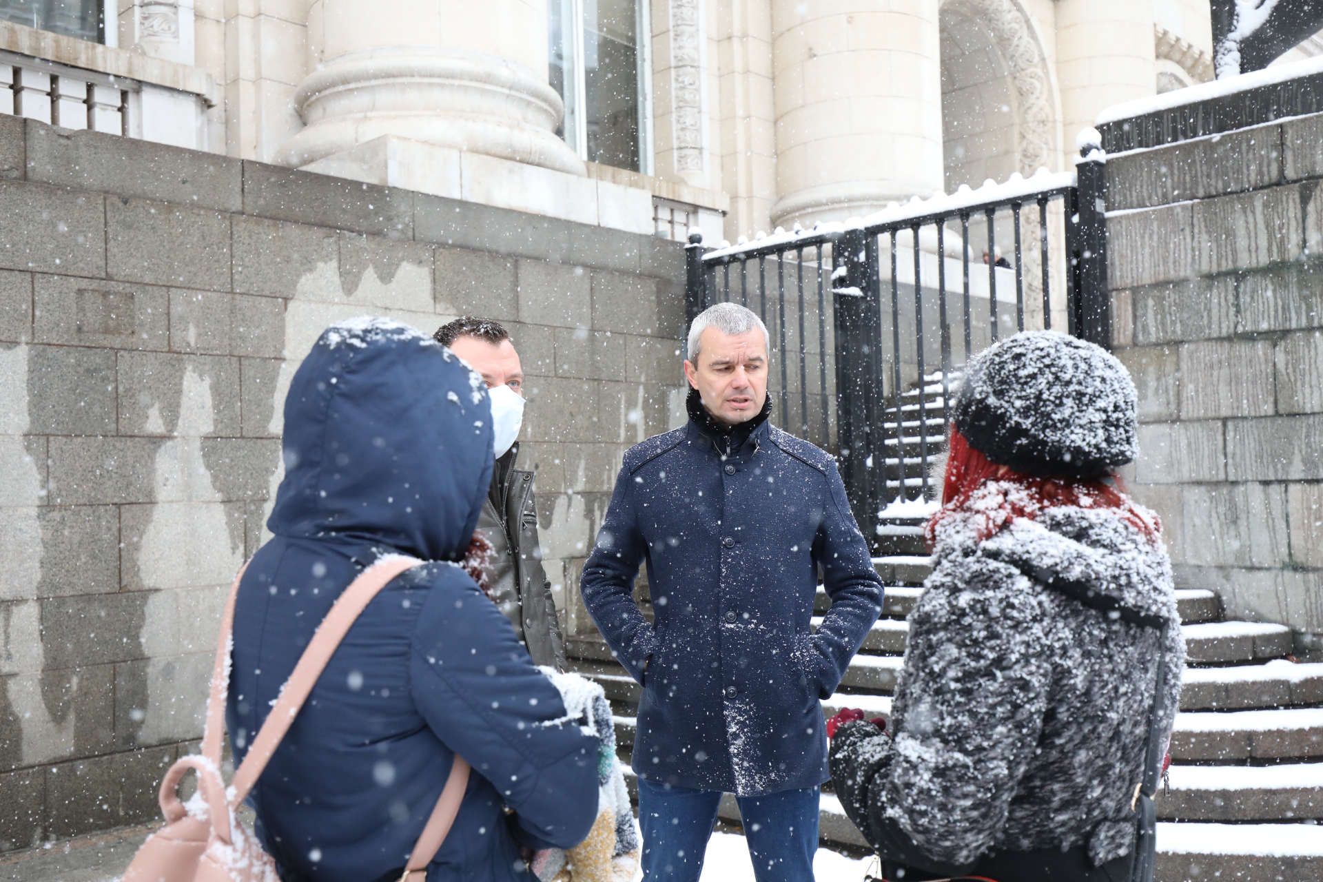 <p>В Софийския градски съда започна делото за заличаването на партия &quot;Възраждане&quot;. Процесът е искане на прокуратурата, която през лятото оповести, че открила нередности в учредяването на партията преди 6 години.</p>