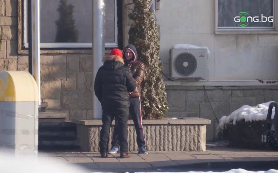 Тази сутрин в България пристигна синът Борис Зингаревич - Антон,