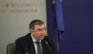 Ангелов: Не се готвим да отваряме детските градини, данните не сочат натам