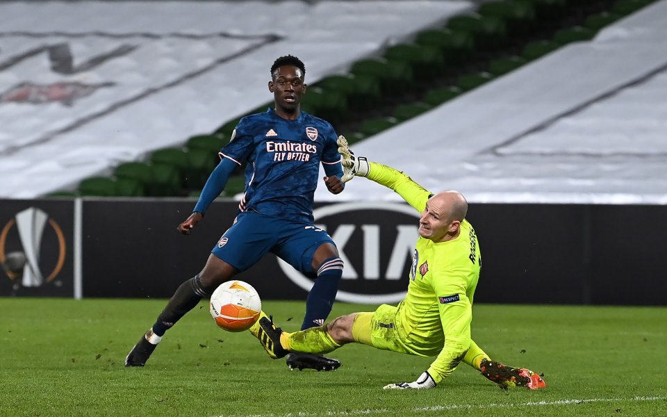 Арсенал записа шеста поредна победа в Лига Европа. В последен