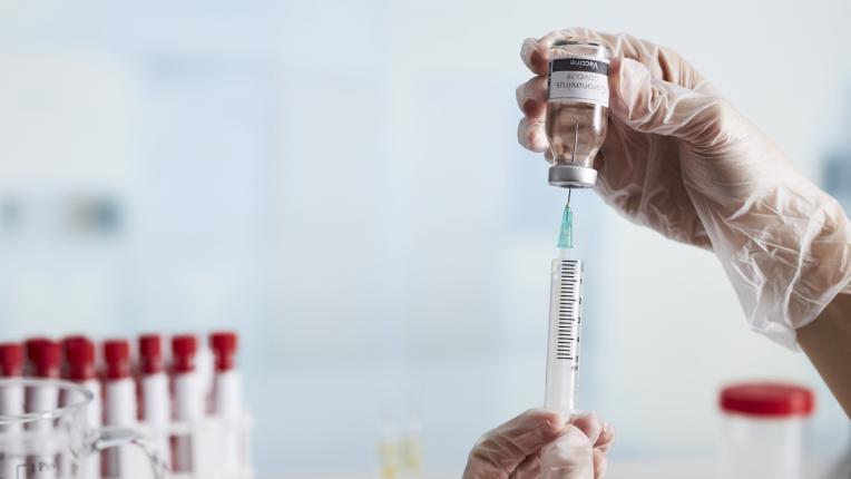 Какво трябва да знаем за бустерната доза ваксина срещу COVID-19