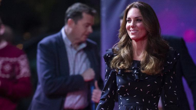  Кейт, Уилям и трите им деца на аления килим 