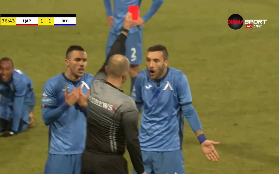 Левски остава с 10 човека! Орлин Старокин сътвори чутовна глупост,