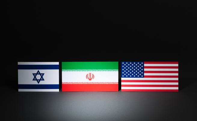 Военна мощ и дипломация: Напрежението в Близкия изток