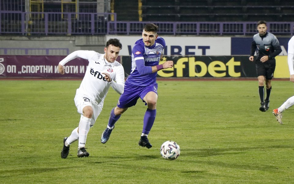 Отборите на ЦСКА и Лудогорец са готови да влязат в