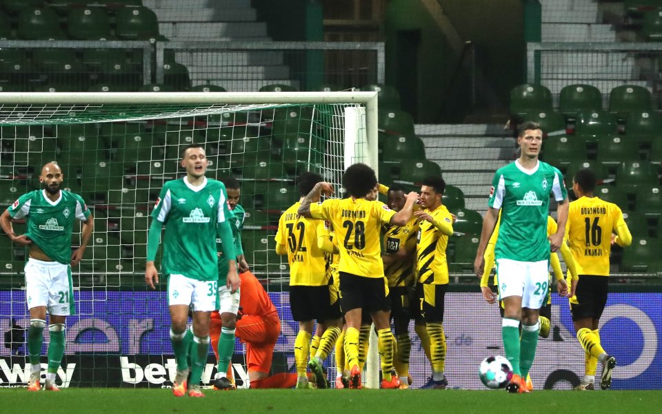 Отборът на Борусия Дортмунд стигна до трудна, но много ценна