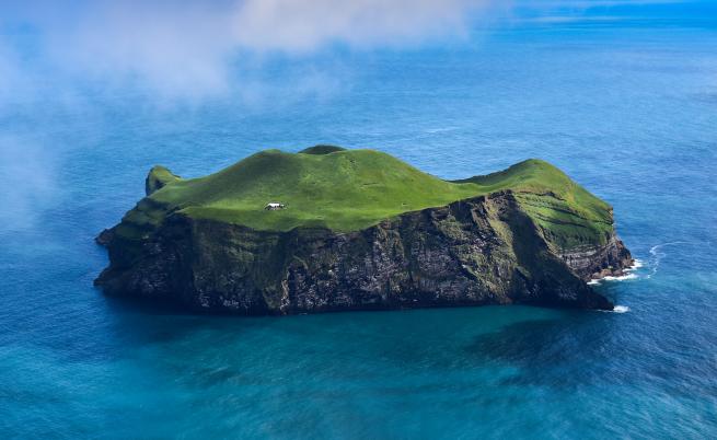 Историята на мистериозната къща на най-самотния остров