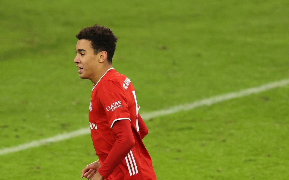 Младата звезда на Байерн Мюнхен Джамал Мусиала е обект на