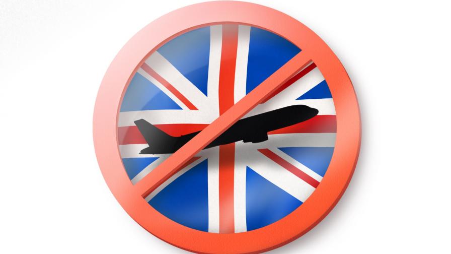 Великобритания в изолация – десетки страни спряха полетите
