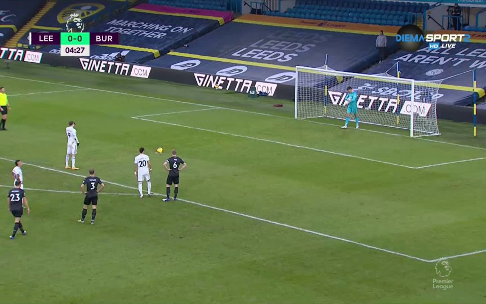 В 5-ата минута на двубоя между Лийдс и Бърнли Патрик