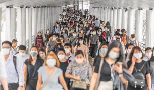 Заразените с коронавирус в Ухан може да са 10 пъти повече от официално обявените