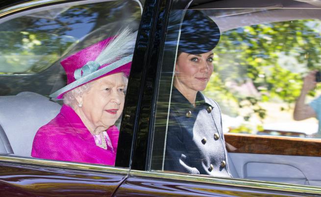  Кейт Мидълтън, Елизабет II 