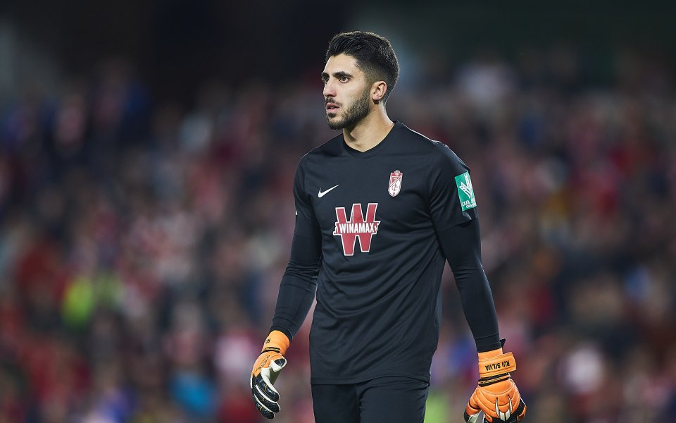 Евертън все още се надява да привлече вратаря Руи Силва