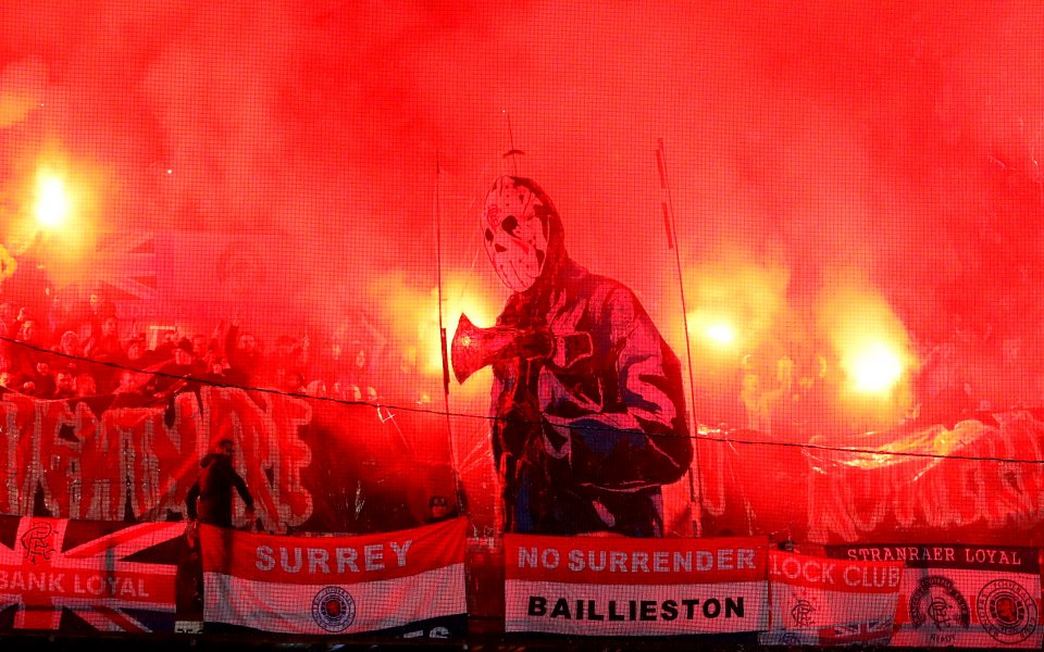 Феновете на Фейенорд намериха начин да нахъсат своите любимци за